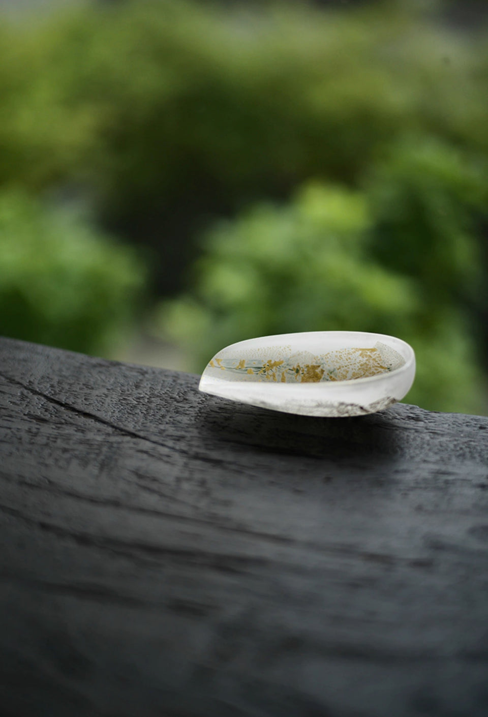Winter Frost Moonlit Gold Tea Scoop by Qin Glass