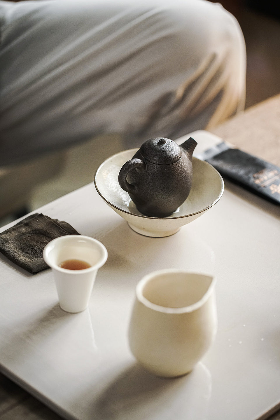 Plump Space Black Modern Teapot for Oolong Tea & Yancha