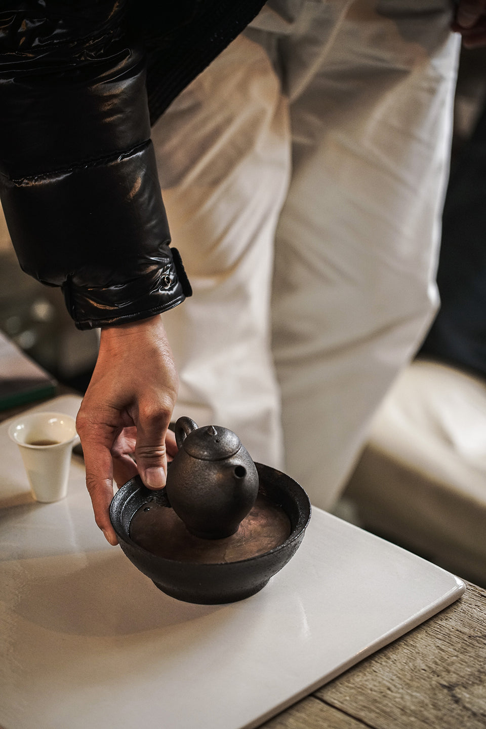 Plump Space Black Modern Teapot for Oolong Tea & Yancha
