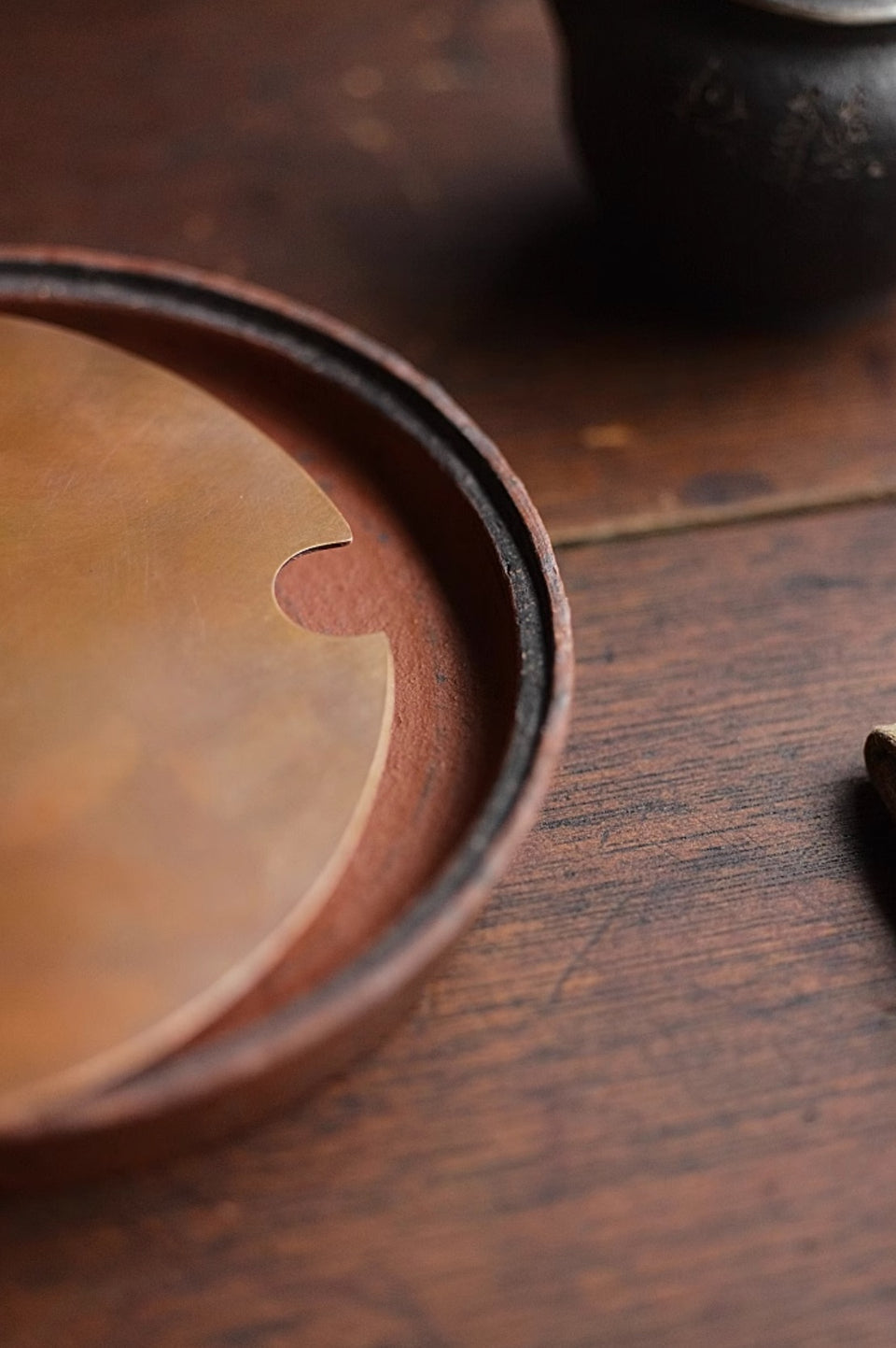 Thin Hui Shan Red Clay Hucheng with Copper Lid