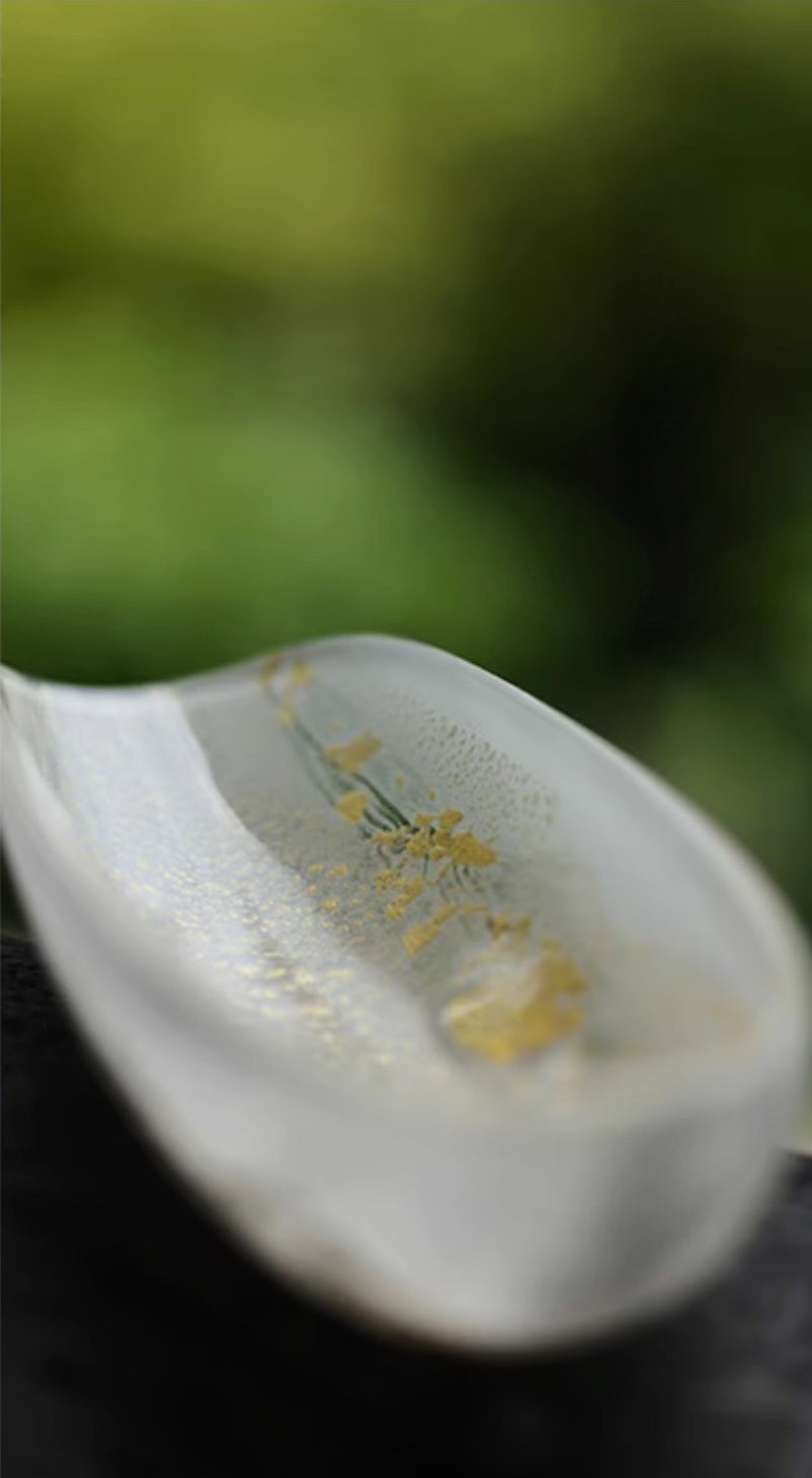 Winter Frost Moonlit Gold Tea Scoop by Qin Glass