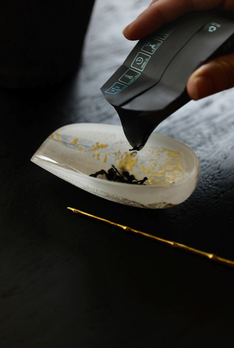 Winter Frost Moonlit Gold Tea Scoop by Qin Glass
