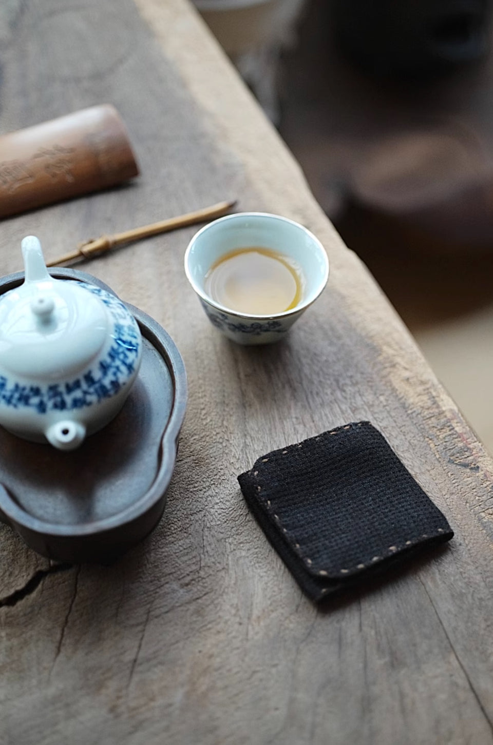 Wild Xiangyun Silk Tri-Fold Tea Towels