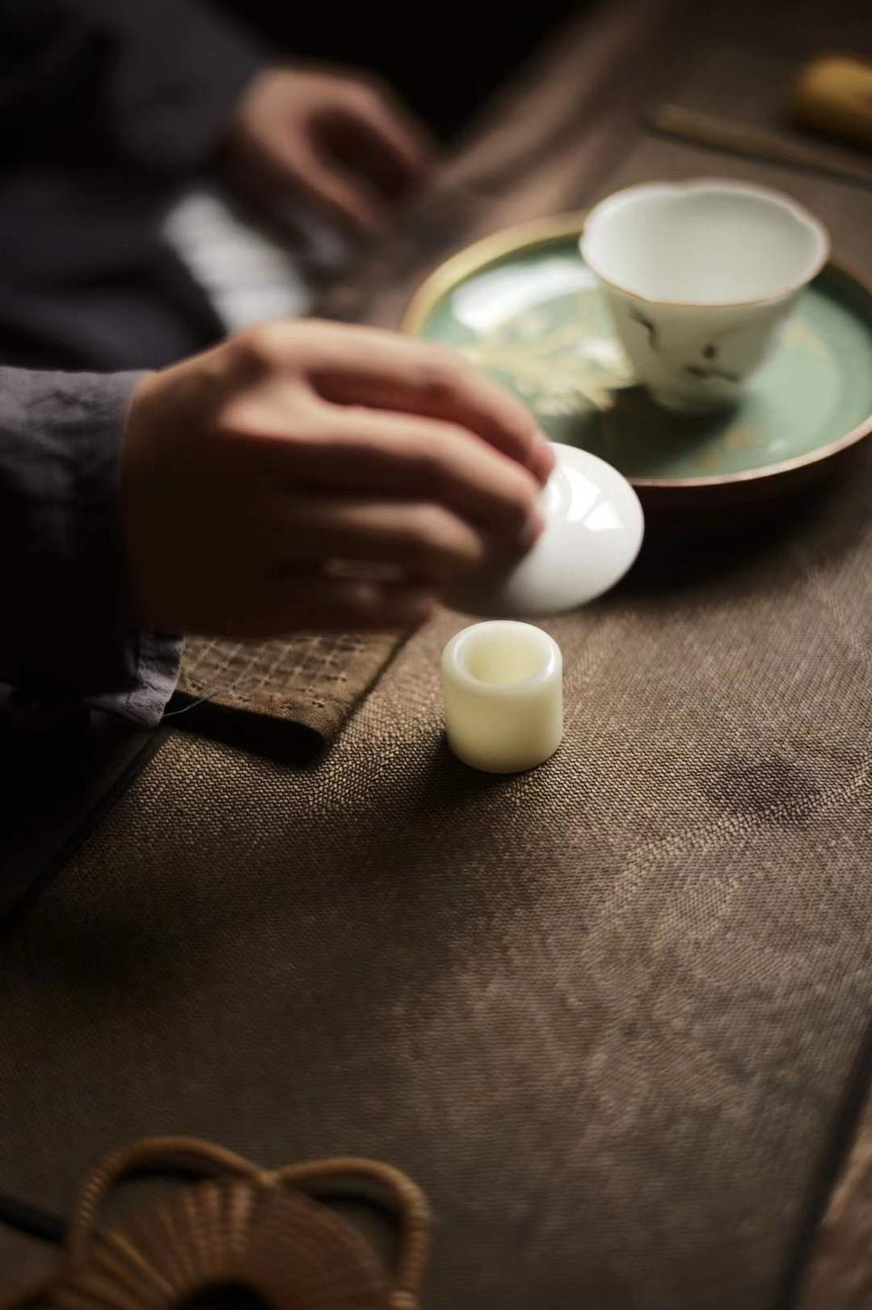 Jade Lid Holder