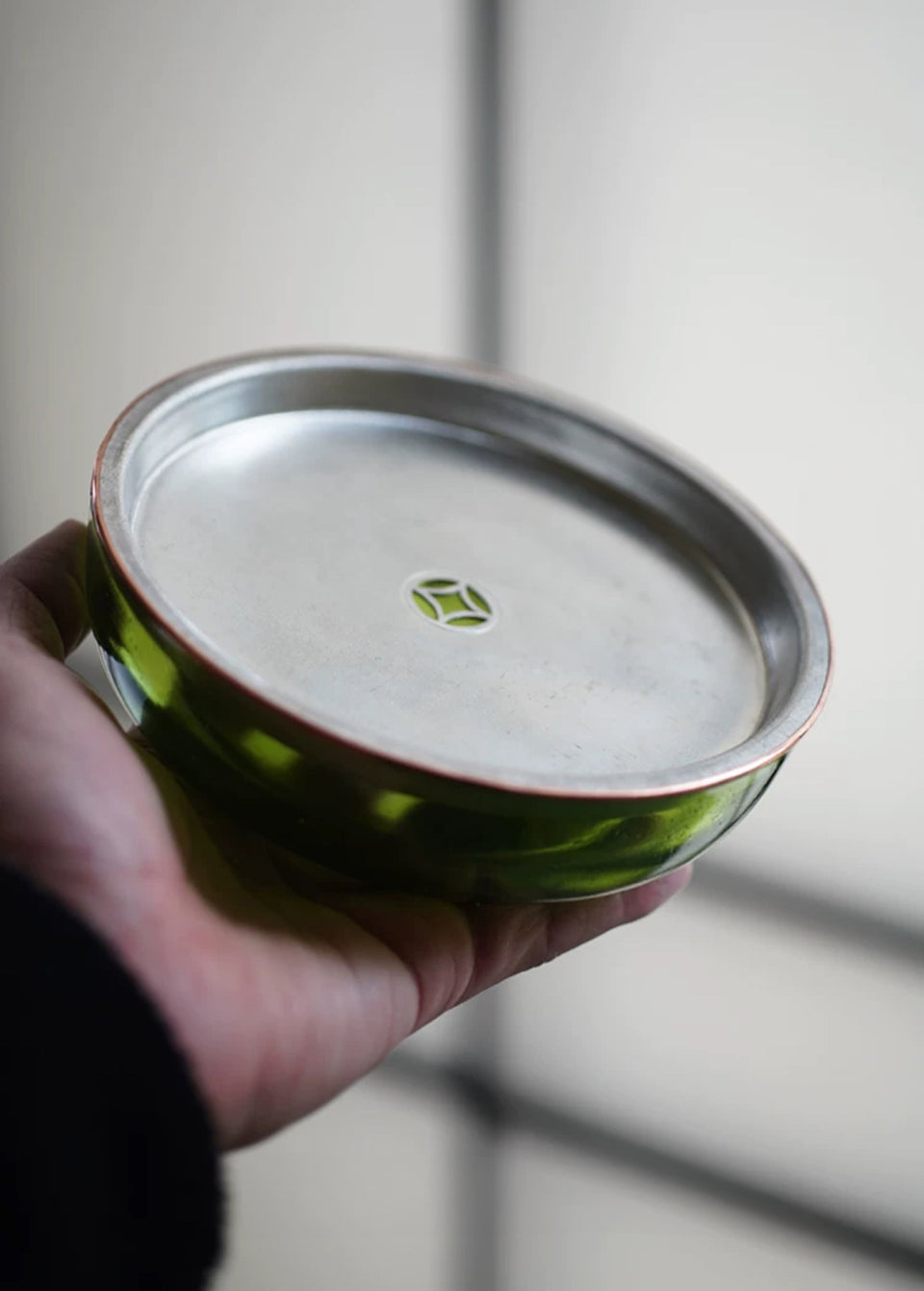Green glass-bottom hucheng - Version 2
