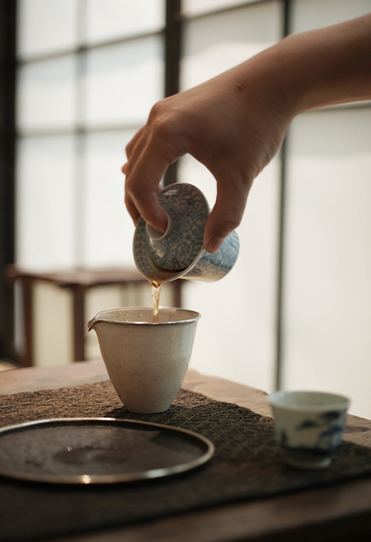 "1000 Leaves" Qinghua Blue & White Gaiwan