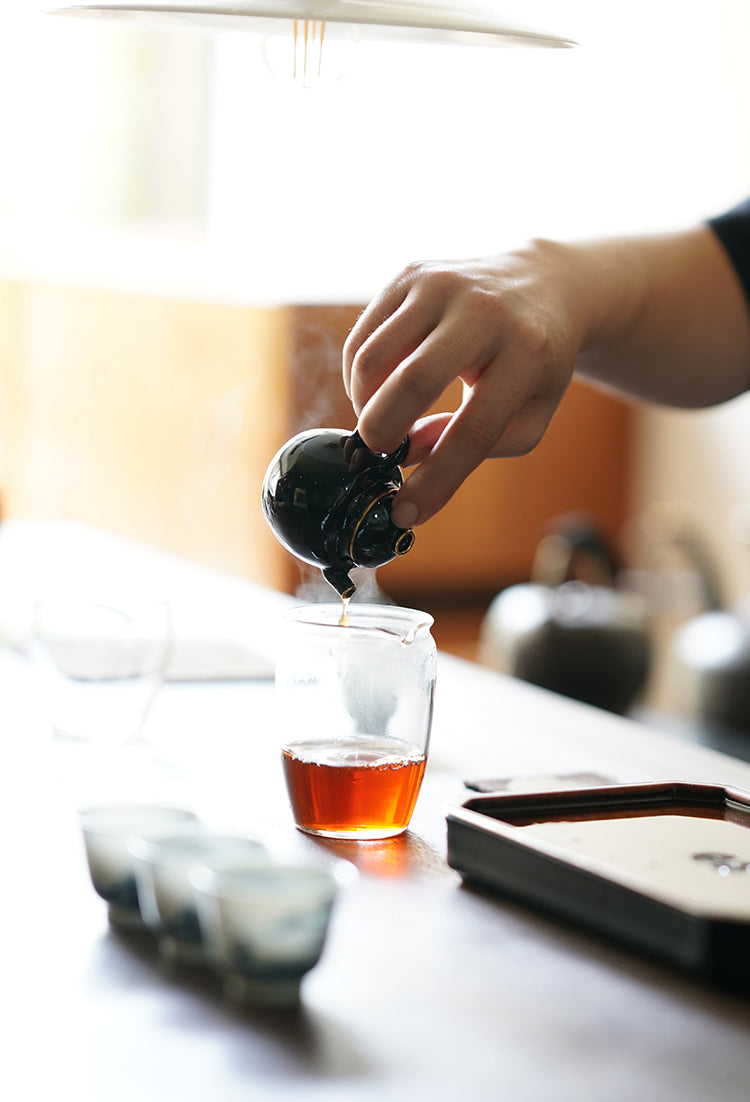 Elegant Rounded Glass Gongdaobei Share Cup