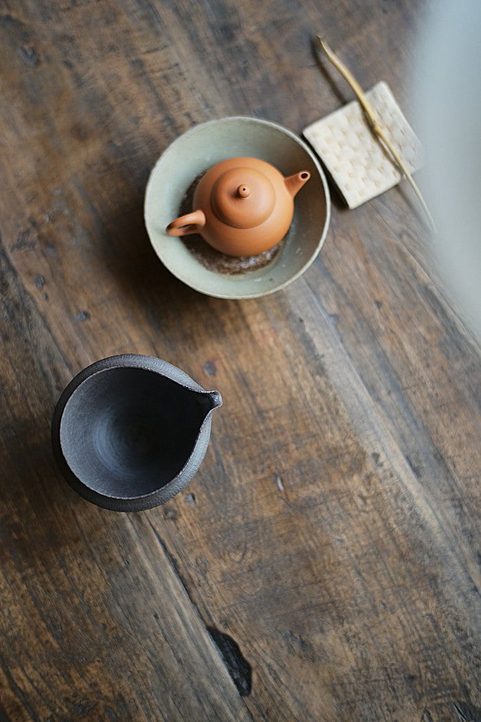 Patterned Clay Calligraphy Gongdaobei Pitcher (Cheng Wei)