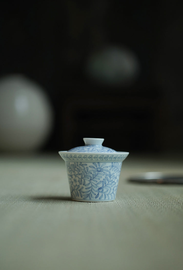 "1000 Leaves" Qinghua Blue & White Gaiwan