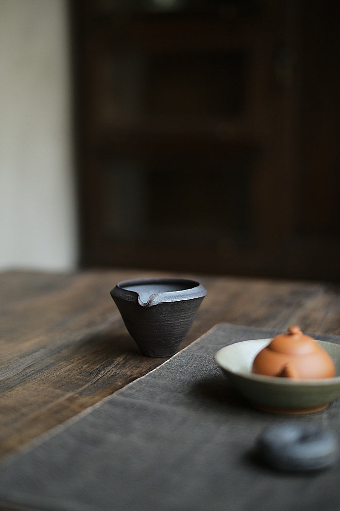 Patterned Clay Calligraphy Gongdaobei Pitcher (Cheng Wei)