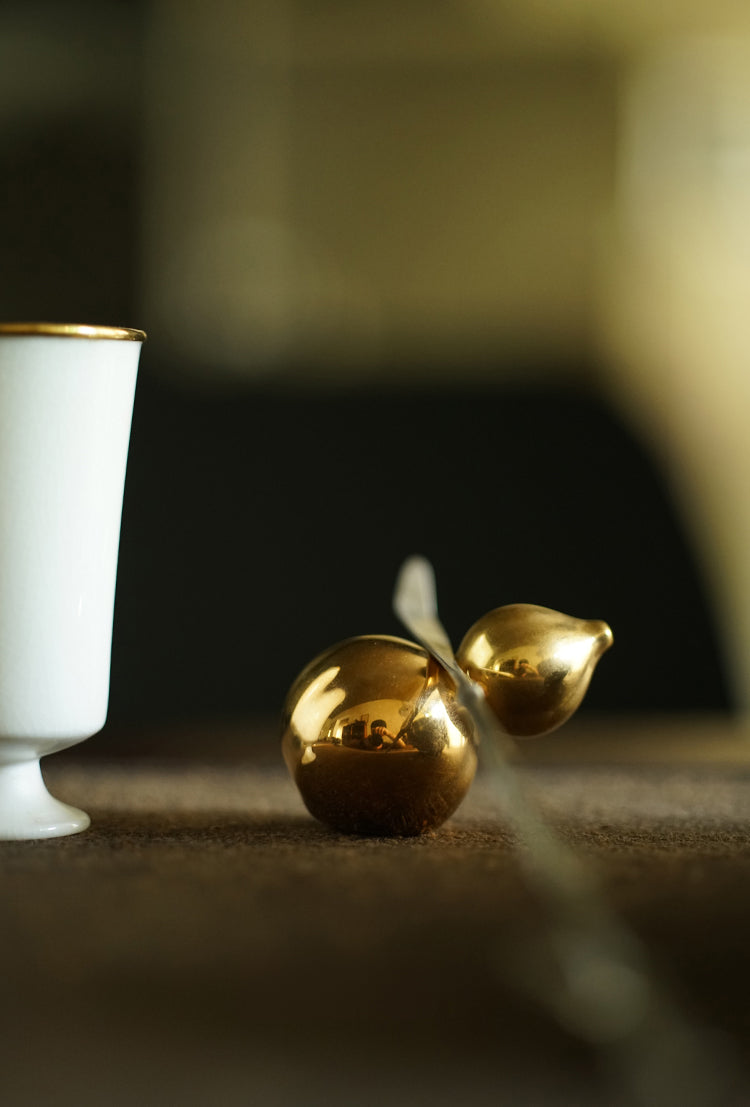 Small Gold-Glazed Gourd Tea Scoop Holder
