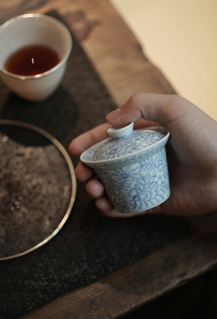 "1000 Leaves" Qinghua Blue & White Gaiwan