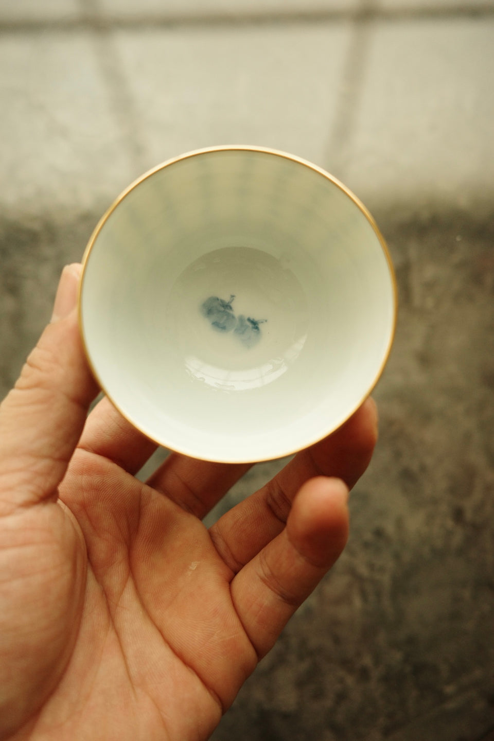 Chinese Cabbage Qinghua Teacups with Gold Rims by Li Junna