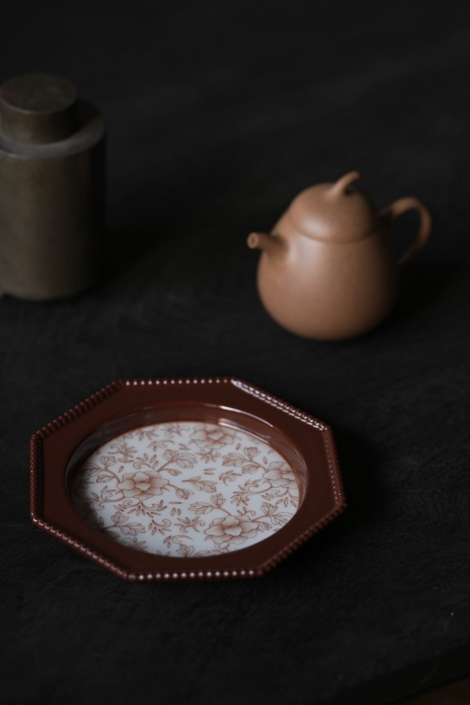 Chestnut - Brown Octagonal Tea Tray With Lotus Scroll Pattern