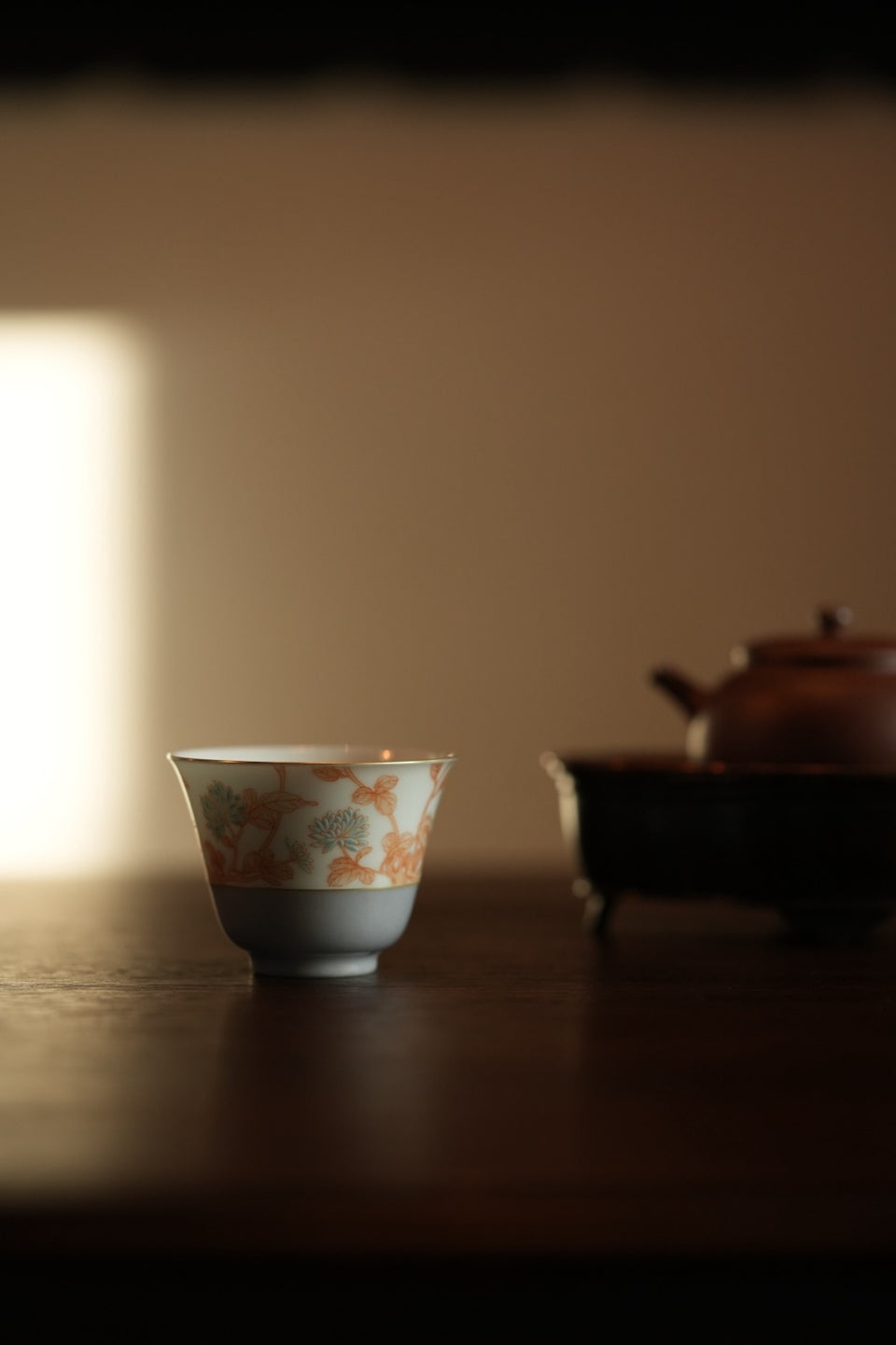 Morandi Purple and Chrysanthemums Host Teacup