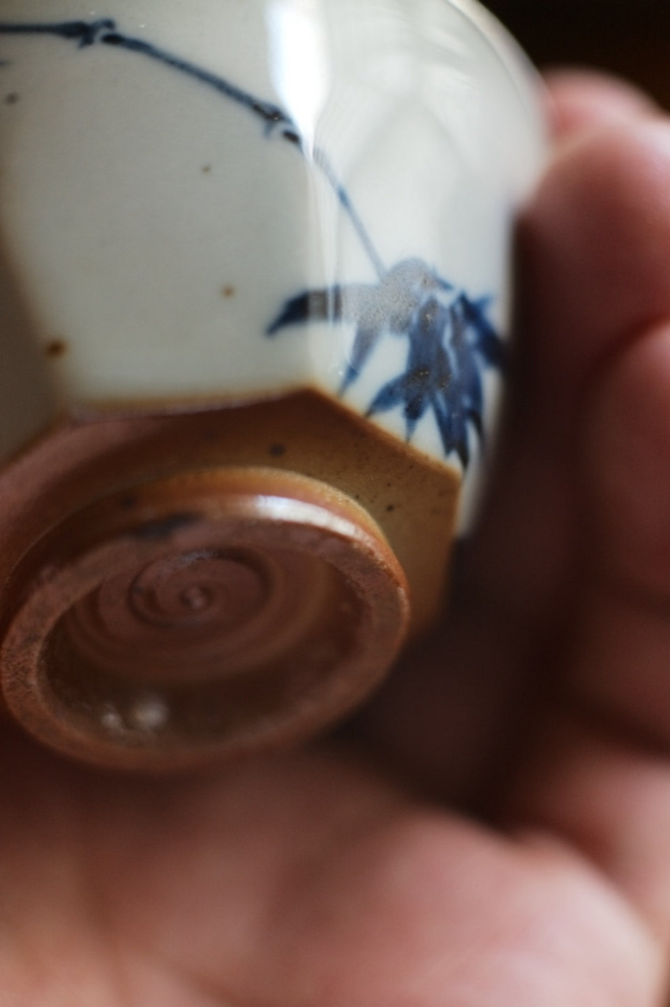 "Bamboo Shadows" Qinghua Host Teacup with Silver Rim