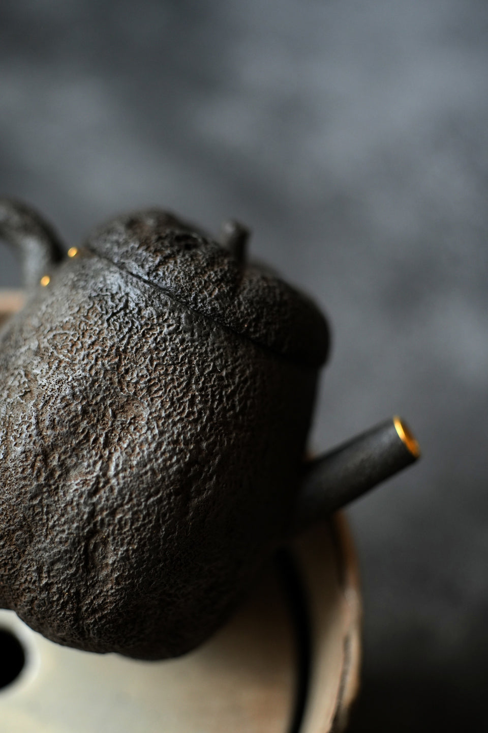 Textured Melon Teapot with Gold Kintsugi (Limited Edition)