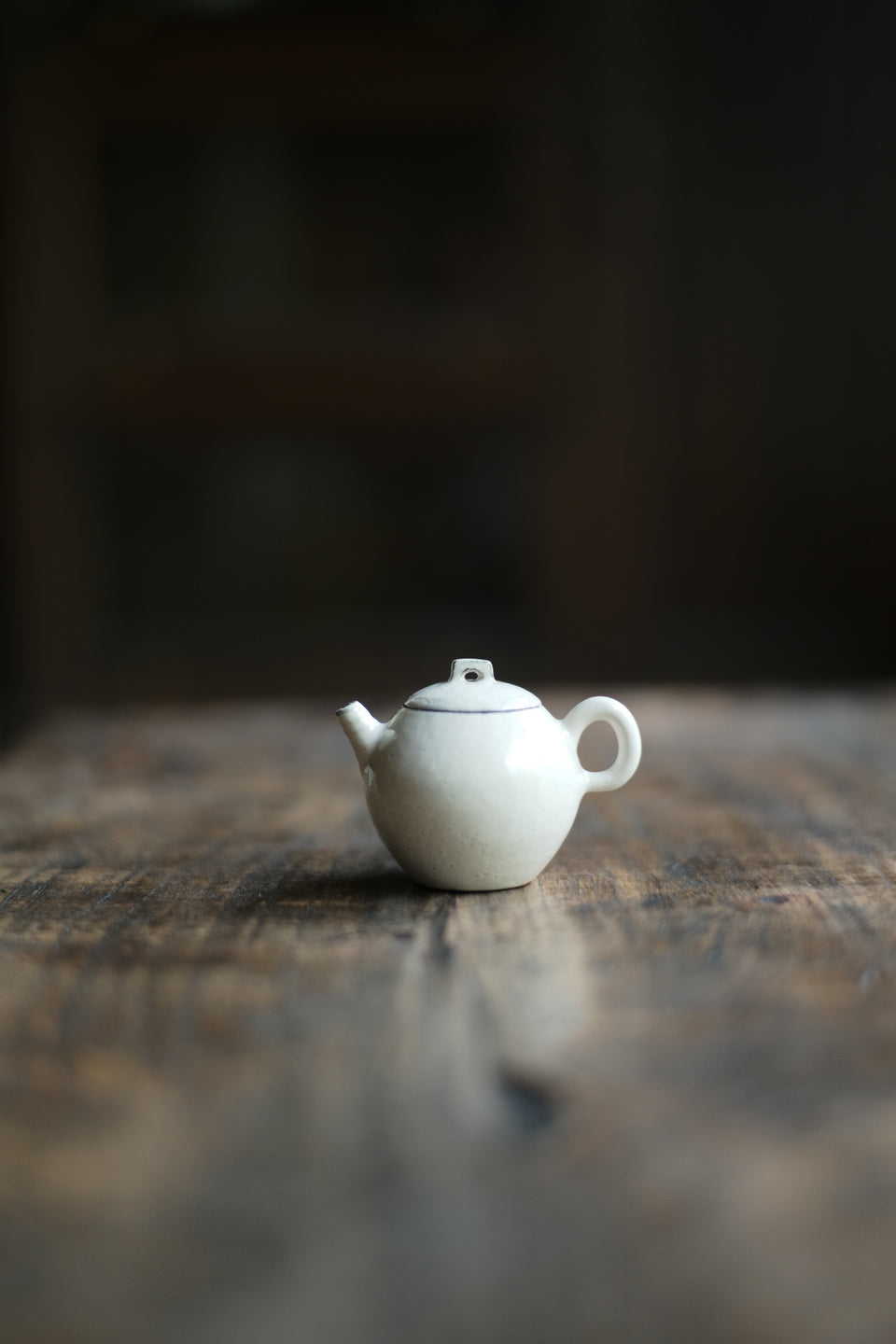 White Fenyin powder glazed teapot by Chengwei