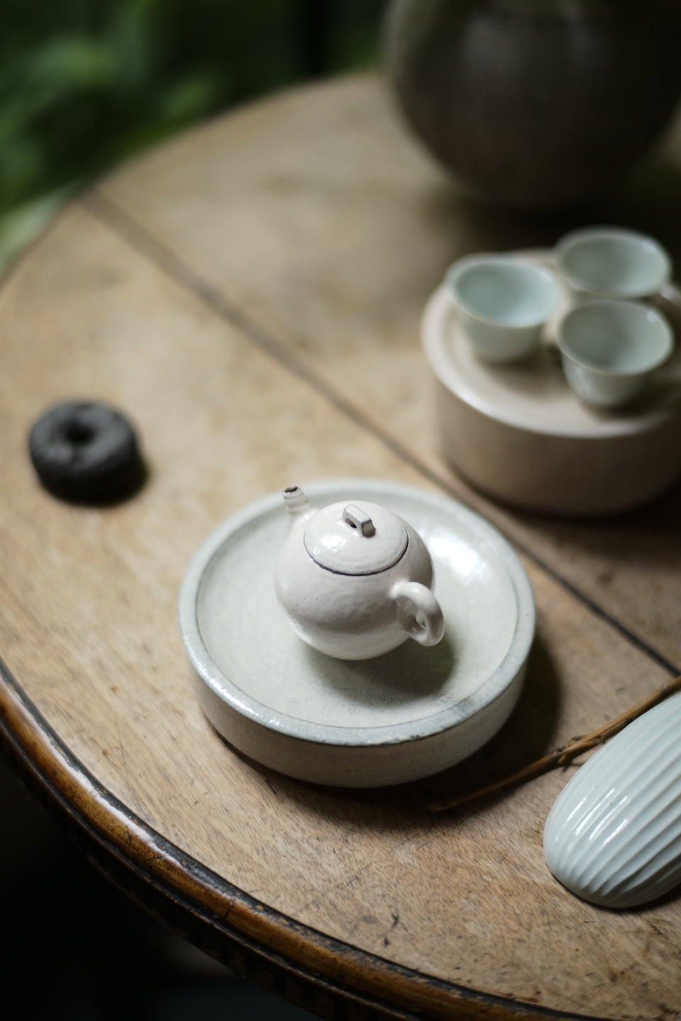 White Fenyin powder glazed teapot by Chengwei