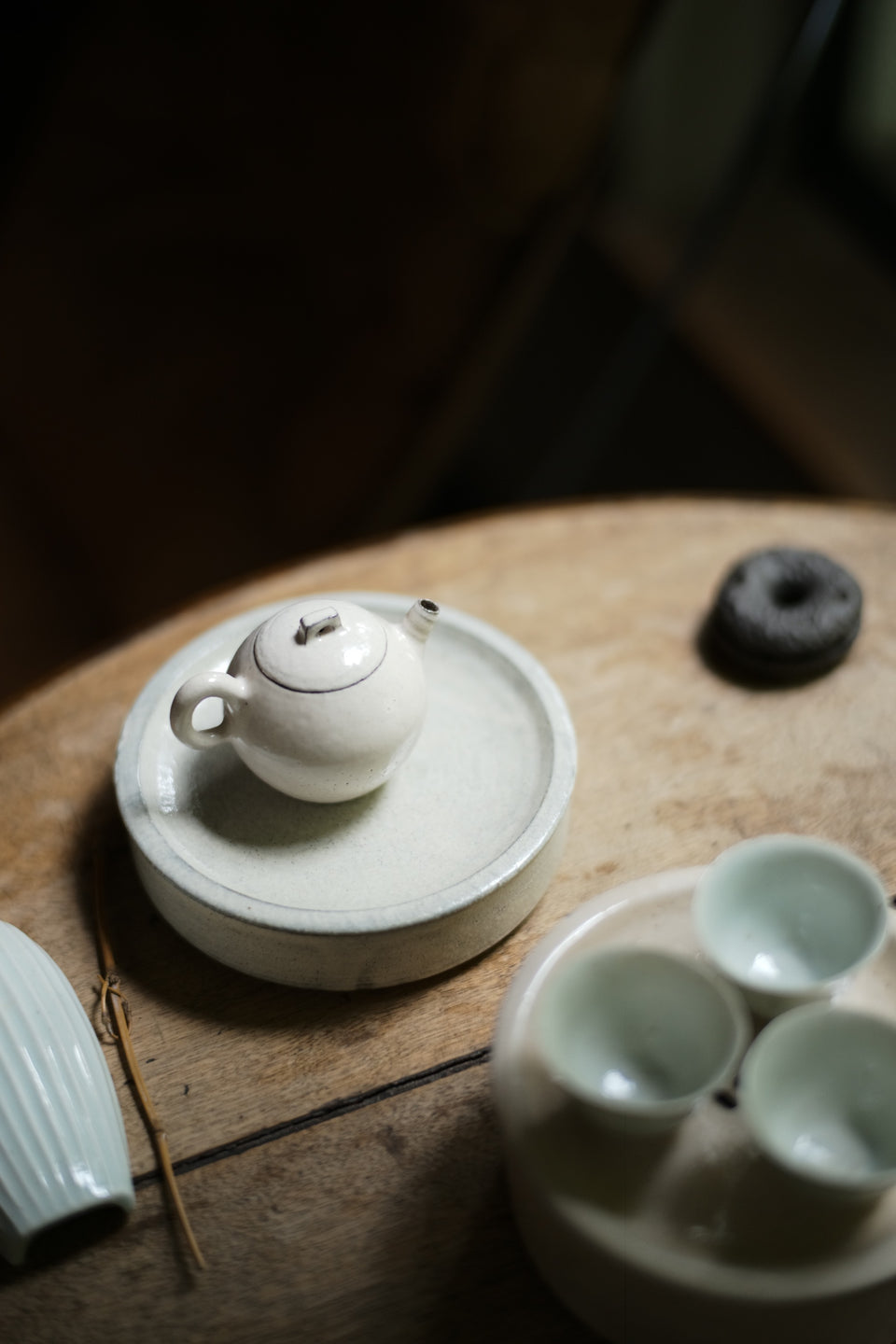 White Fenyin powder glazed teapot by Chengwei
