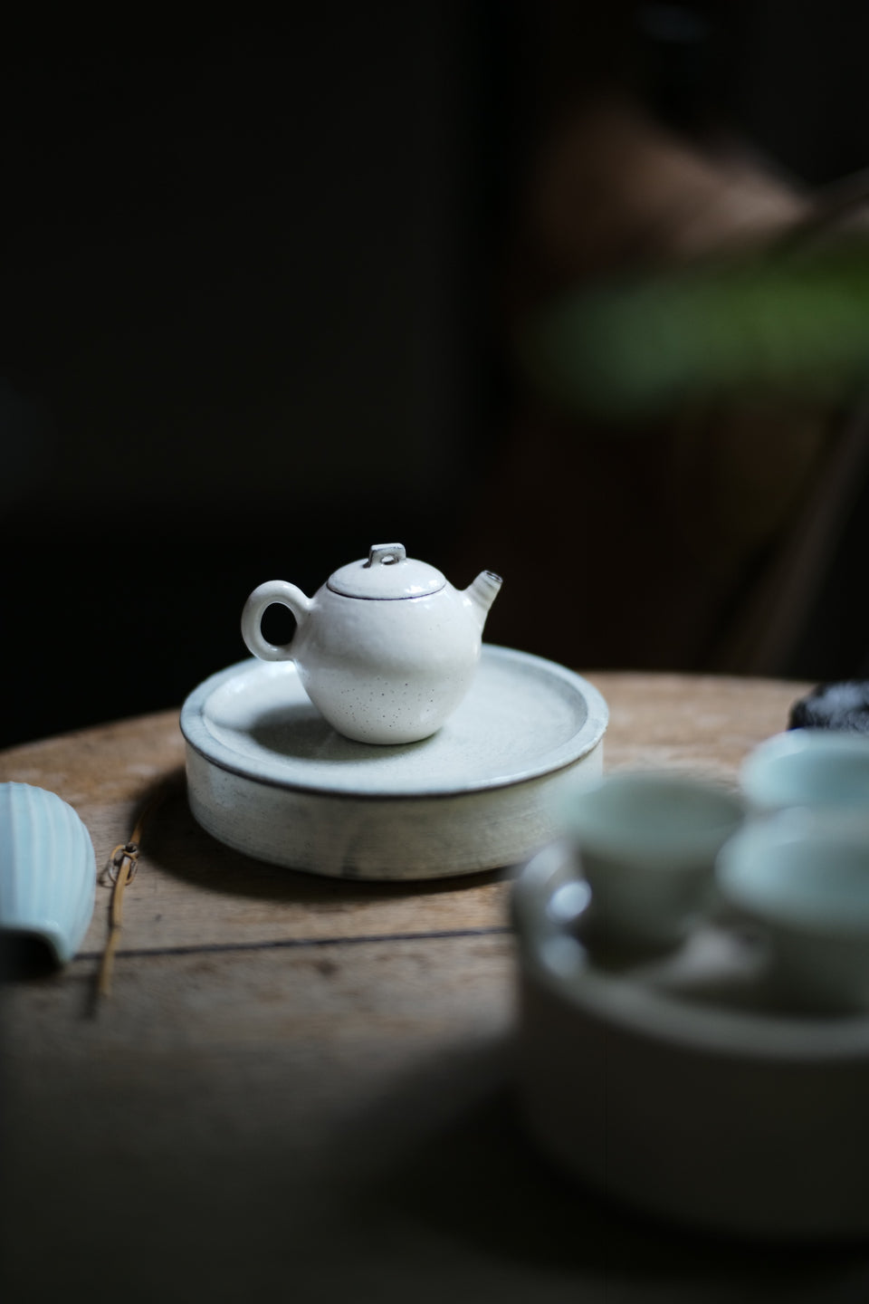 White Fenyin powder glazed teapot by Chengwei