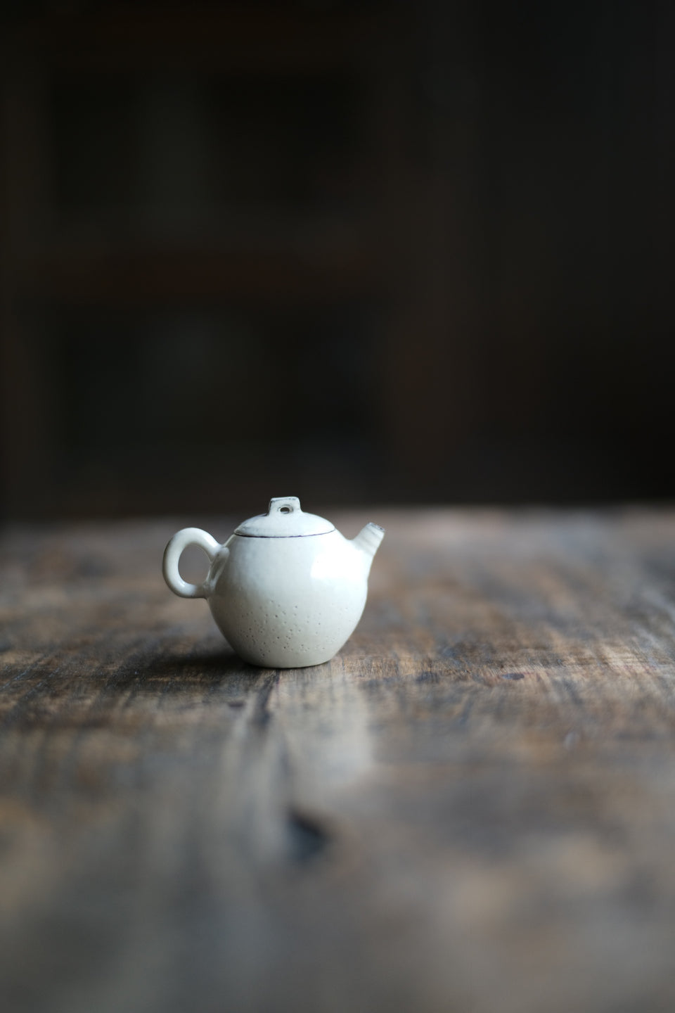 White Fenyin powder glazed teapot by Chengwei