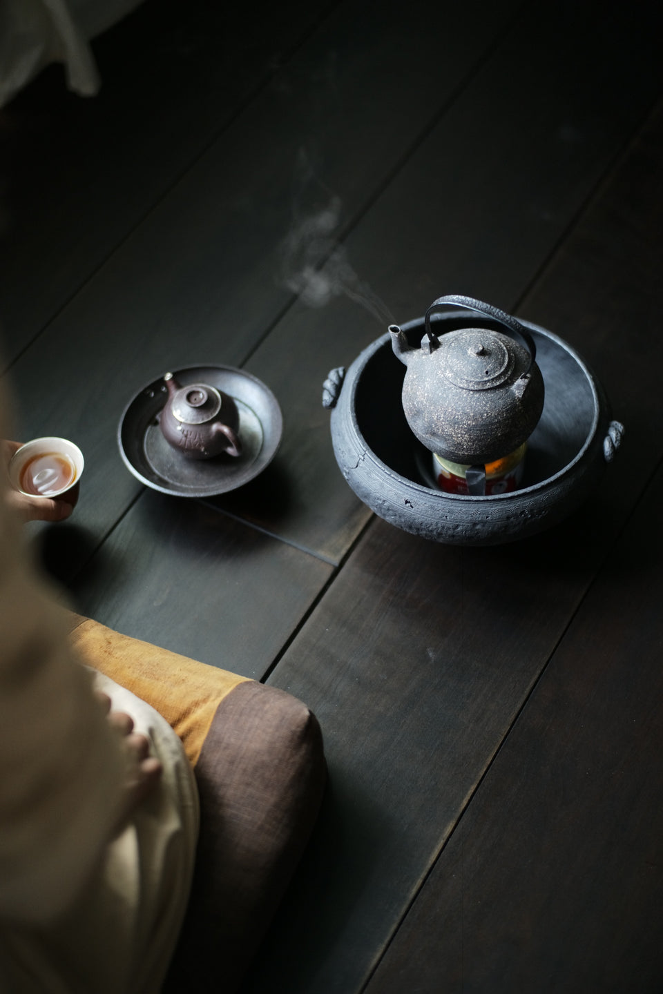 Natural Earth Sanwan 3-Bend Neck Tea Kettle by Cheng Wei