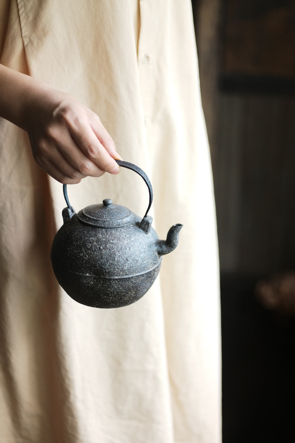 Natural Earth Sanwan 3-Bend Neck Tea Kettle by Cheng Wei