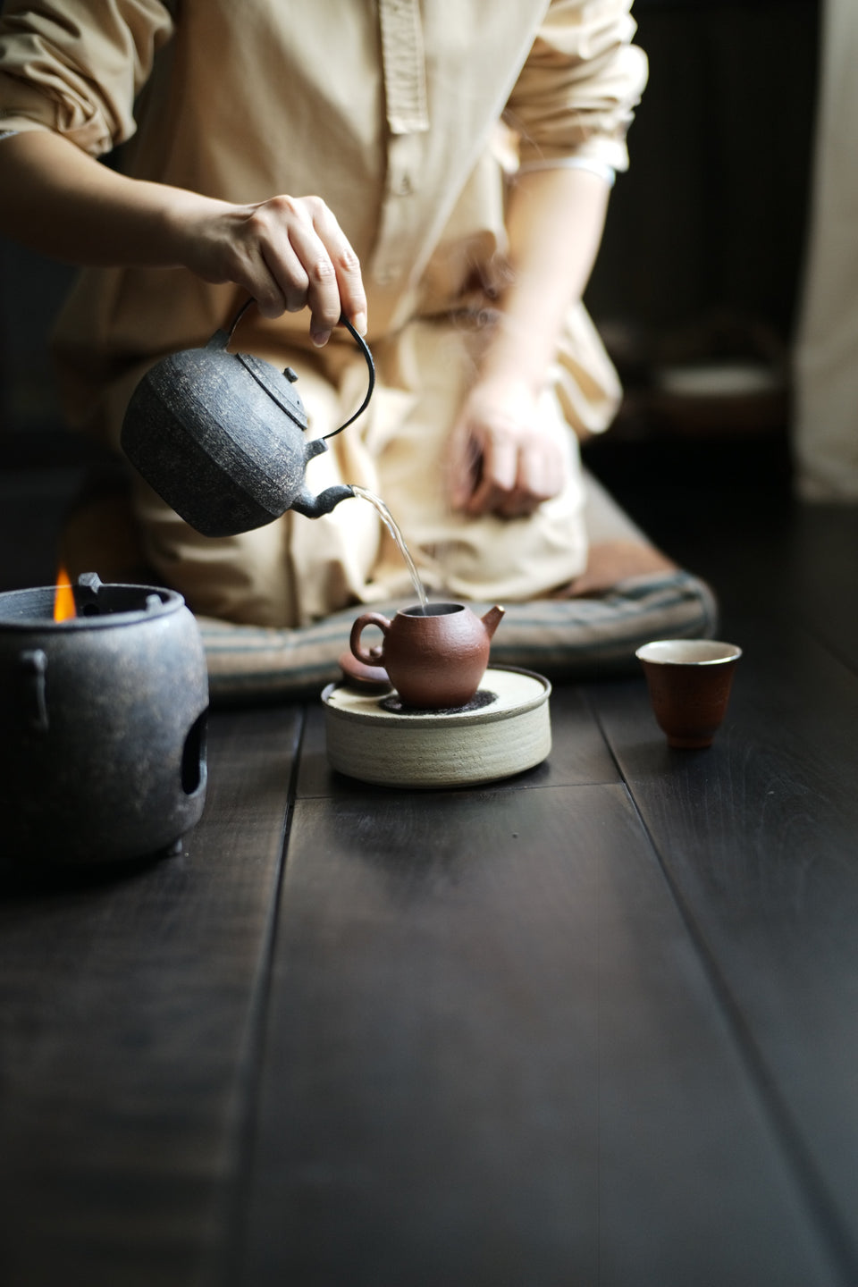Natural Earth Sanwan 3-Bend Neck Tea Kettle by Cheng Wei