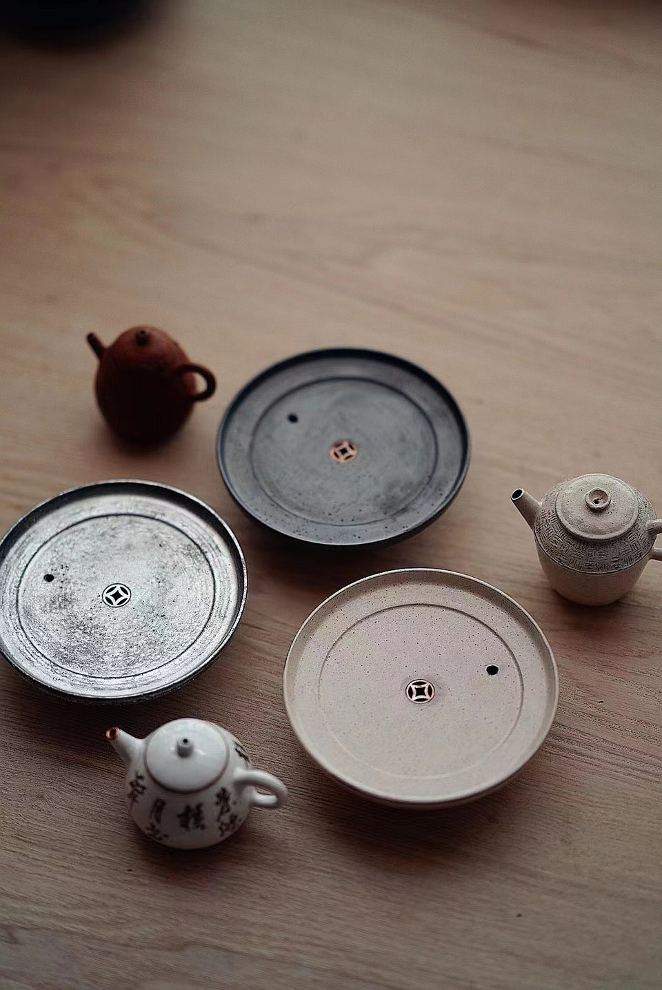 Tall Hucheng with Coin-Shaped Drain