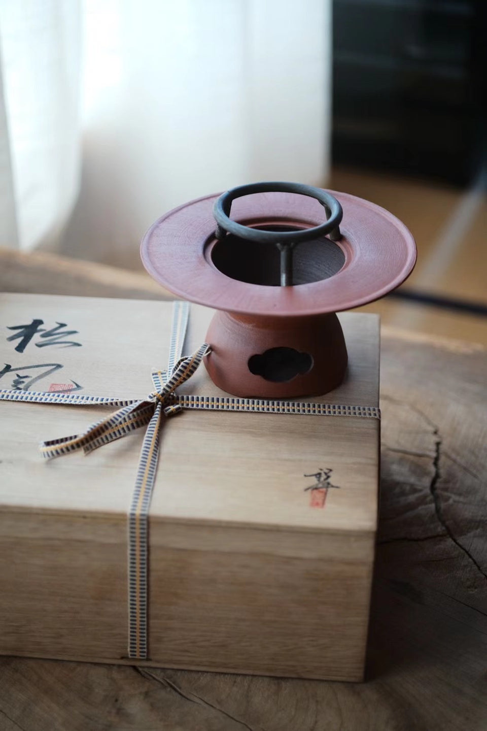 Wrought Iron and Ceramic Fenglu Stove - Red or Black