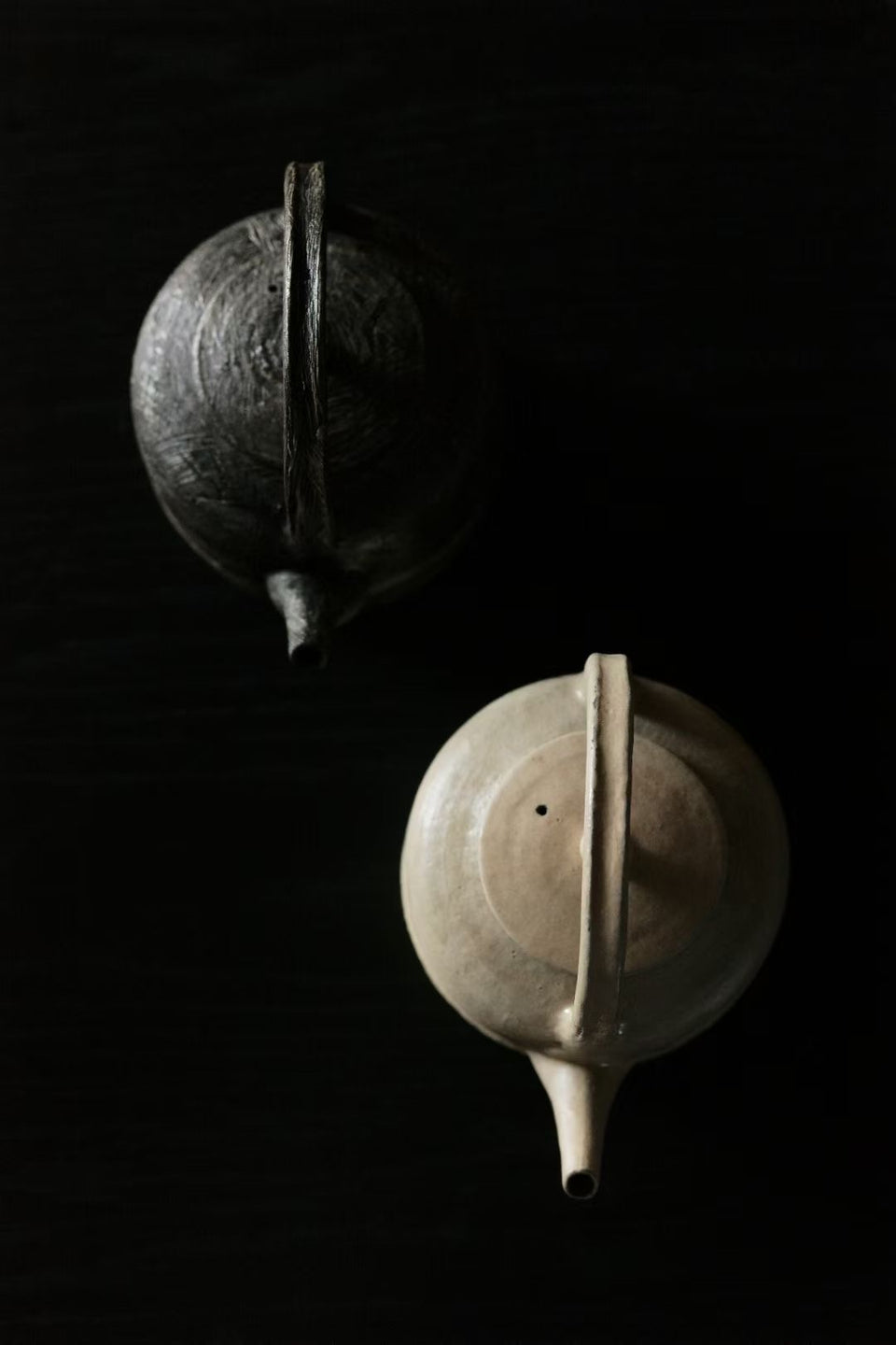 Black-Brushed Pottery Kettle by Ji Shang Zao Wu
