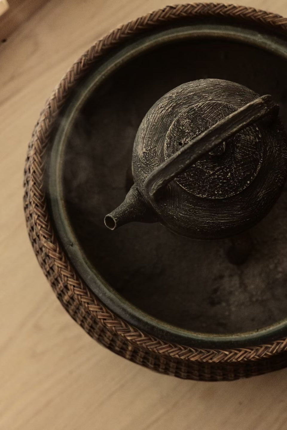 Black-Brushed Pottery Kettle by Ji Shang Zao Wu