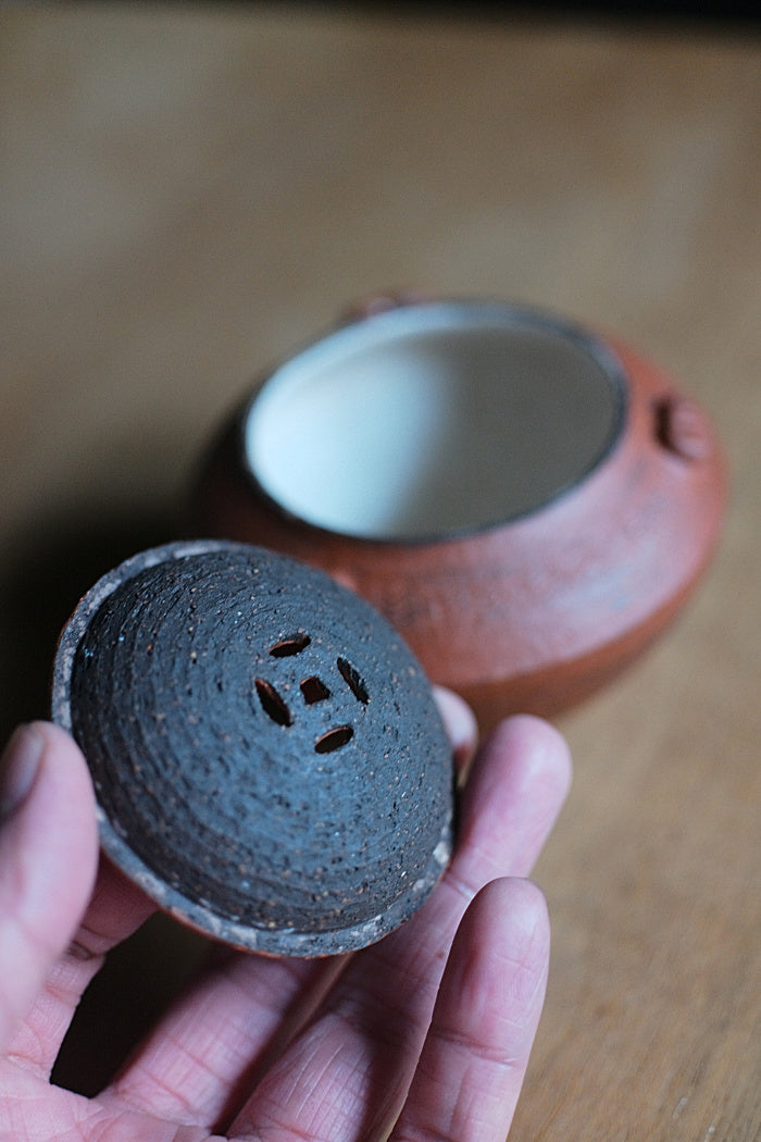 Red Hui Shan Jianshui with Matching Lid