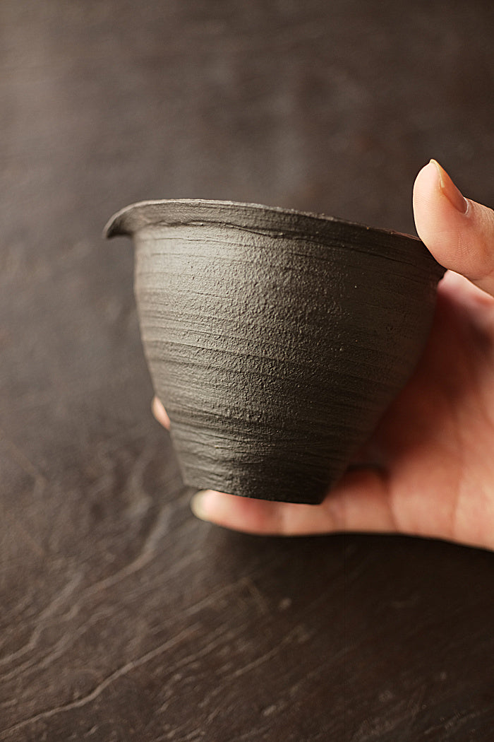 Patterned Black Clay Gongdaobei Pitcher (Cheng Wei)
