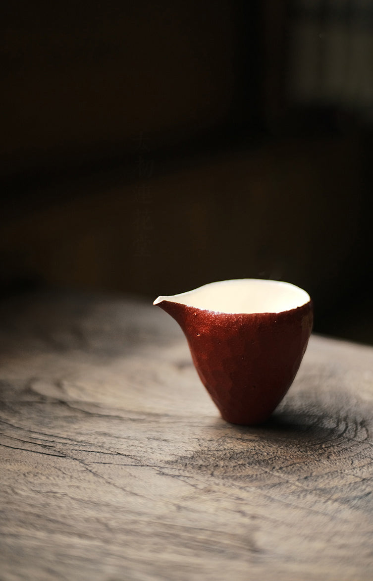 Red & White Gongdaobei with Carved Hexagon Texture