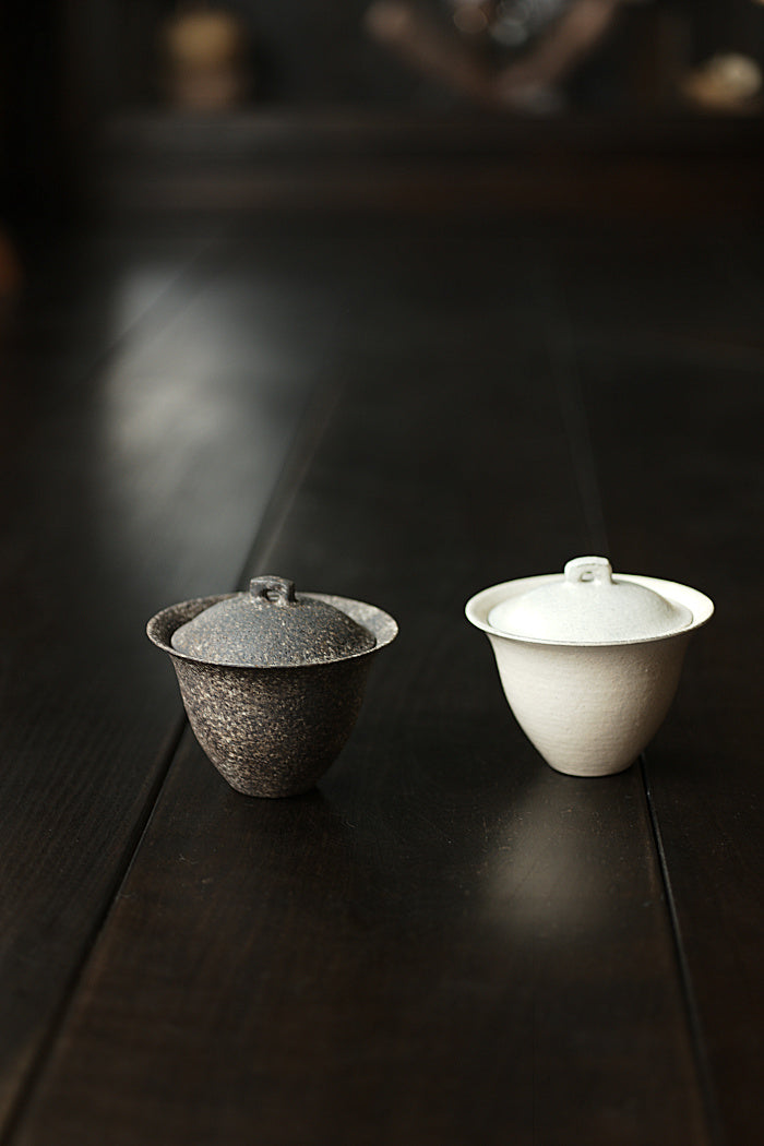 程偉作 オフホワイトの粉釉蓋碗