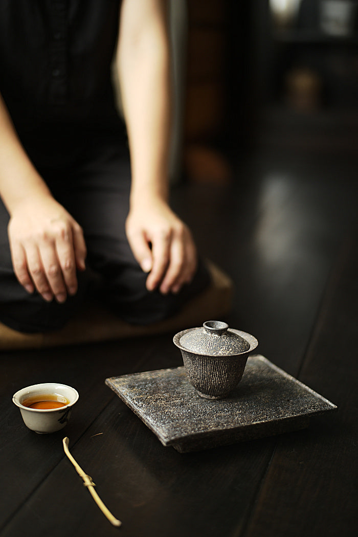 Grooved Natural Earth Gaiwan