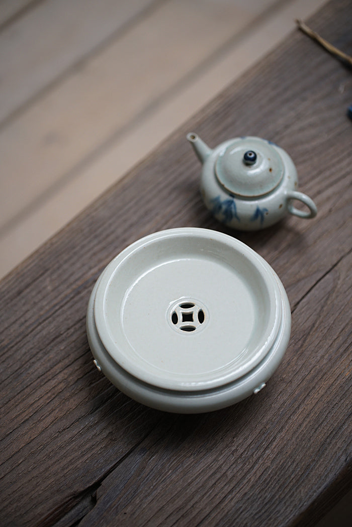 Elegant Ash-Glazed Hucheng with Coin-Motif Hole and Round Body