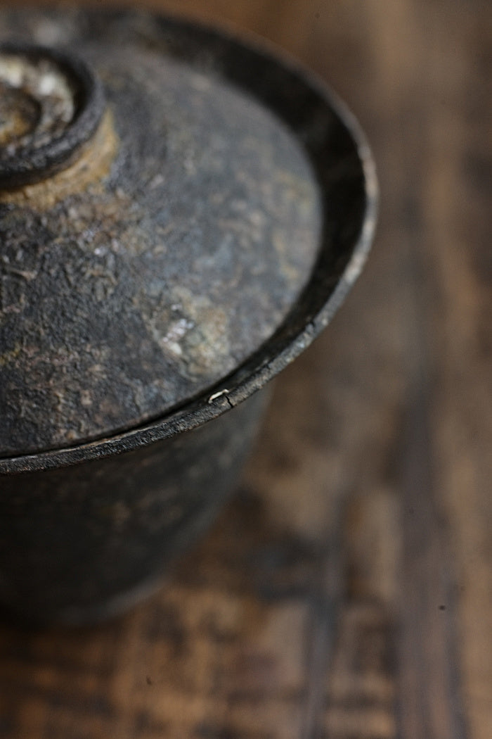 Natural Earth Gaiwan with Kintsugi Silver Nails by Cheng Wei