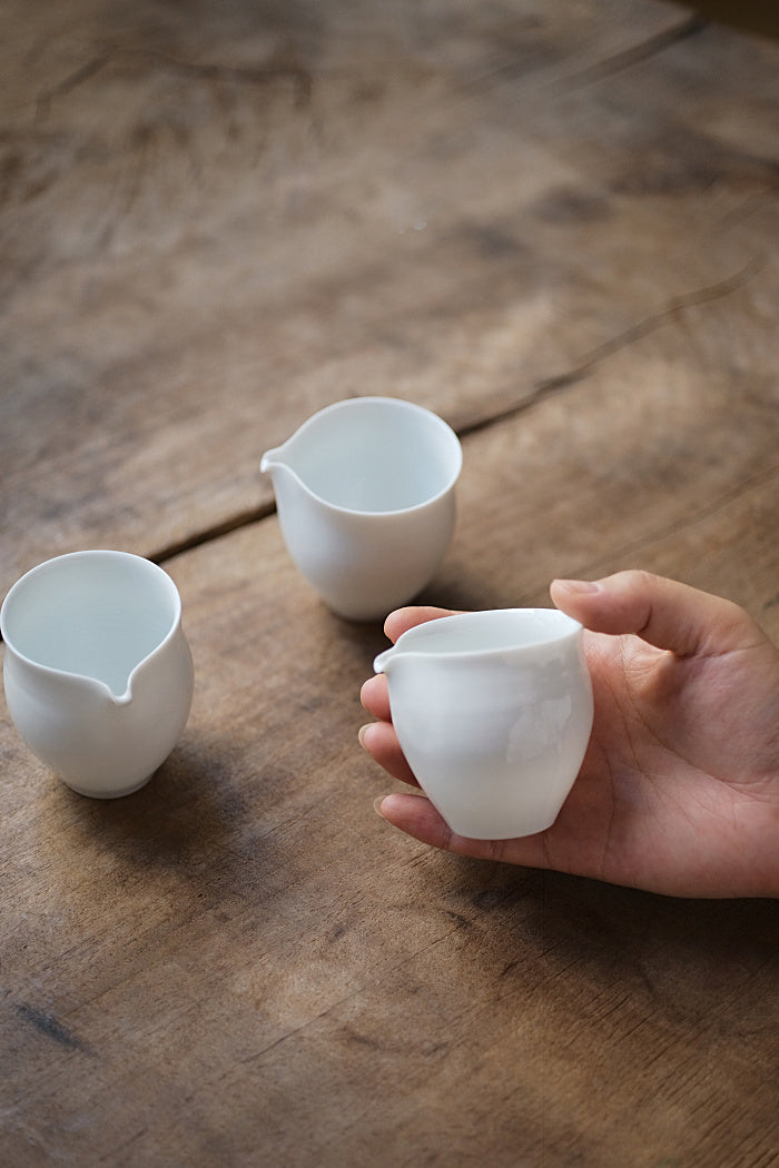 Handcrafted White Porcelain Gongdaobei by Xin Shou Zuo