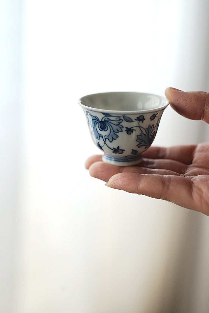 Tangled Branches "Chan Zhi" Blue & White Qinghua Teacup