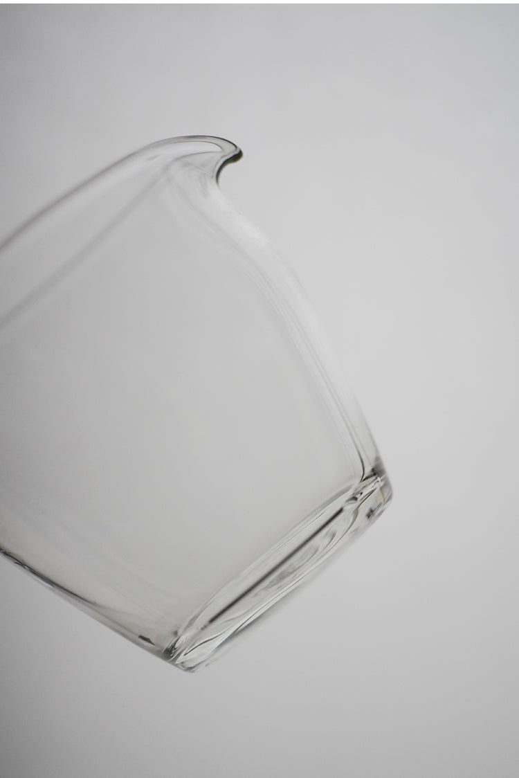 Elegant Rounded Glass Gongdaobei Share Cup