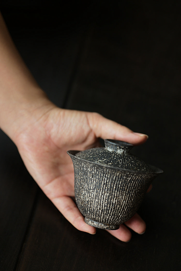 Grooved Natural Earth Gaiwan