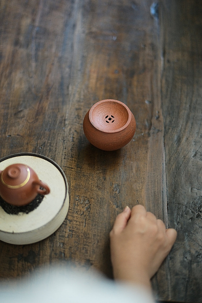 Clay Lid JianShui in Red or Black by Cheng Wei