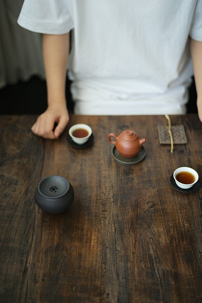 Clay Lid JianShui in Red or Black by Cheng Wei
