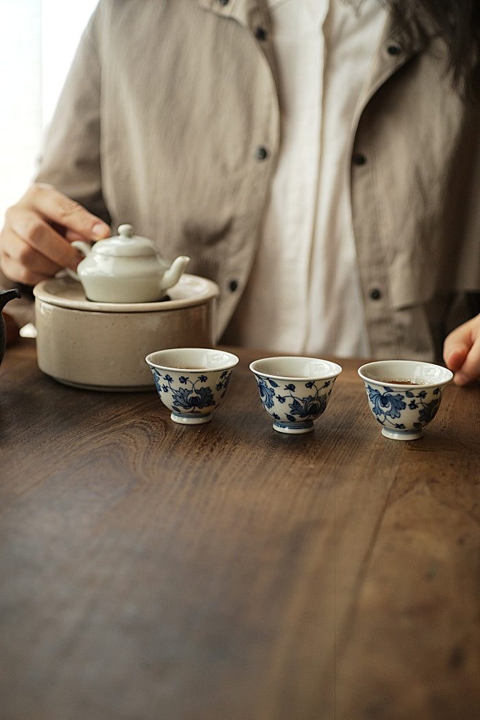 Tangled Branches "Chan Zhi" Blue & White Qinghua Teacup