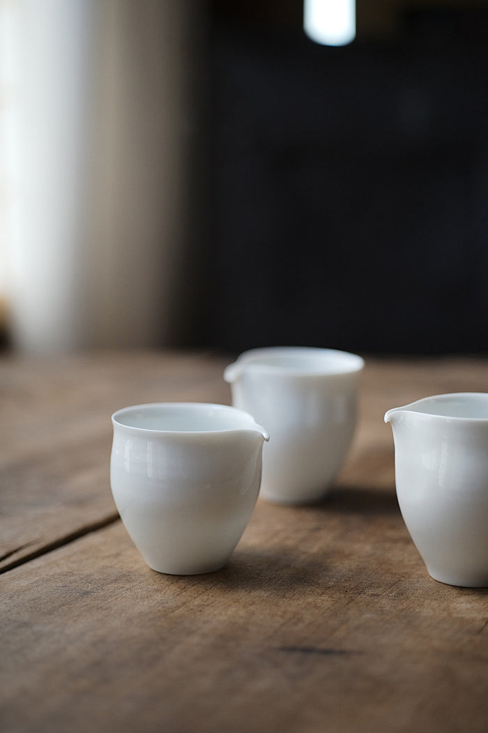 Handcrafted White Porcelain Gongdaobei by Xin Shou Zuo