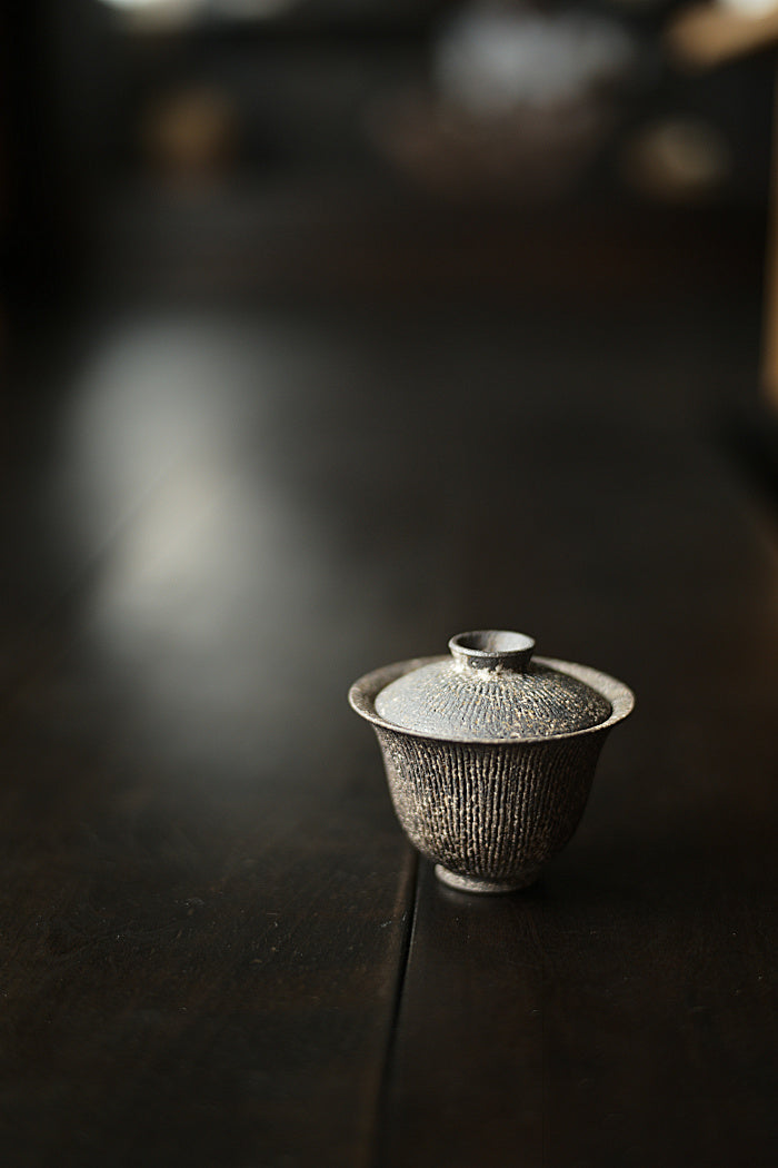 Grooved Natural Earth Gaiwan