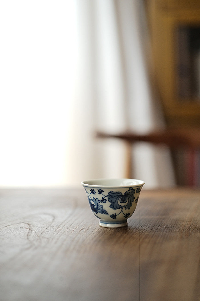 Tangled Branches "Chan Zhi" Blue & White Qinghua Teacup